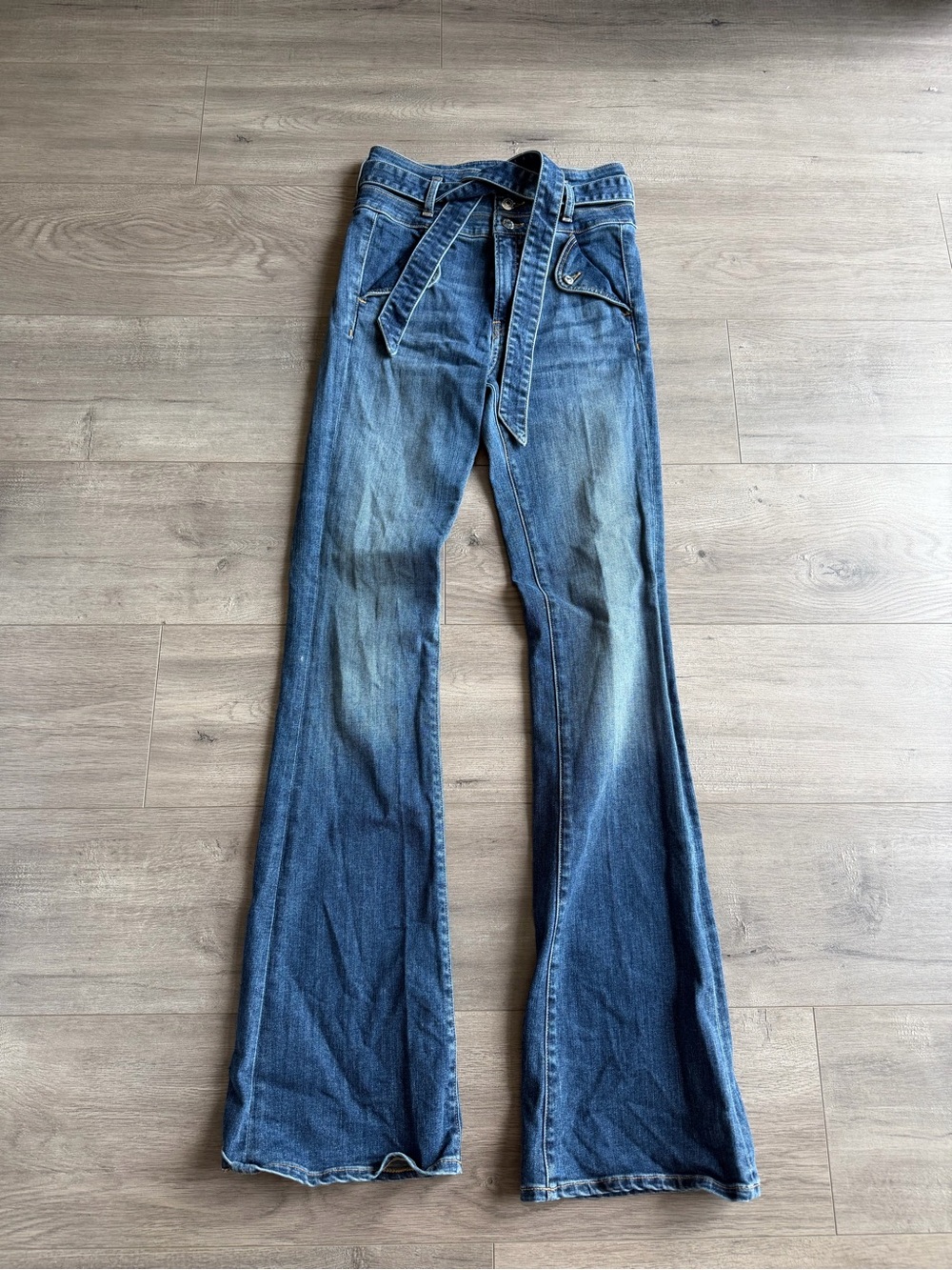 Veronica Beard Giselle Flare Extra High Rise jeans - size 26/2